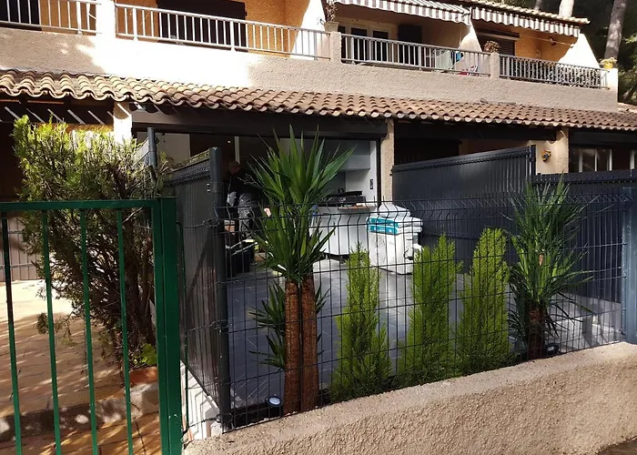 Andrea D2 Proximite Avec Terrasse Et Parking شقة
