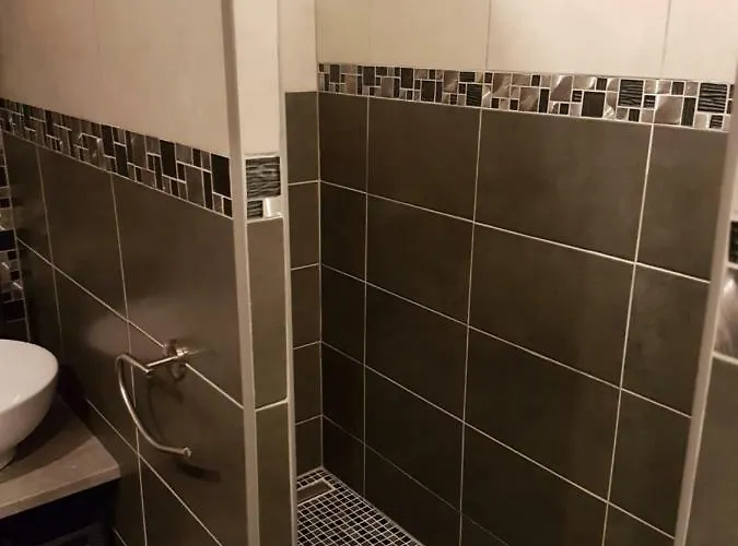 Andrea D2 Proximite Avec Terrasse Et Parking ليه ليكيه