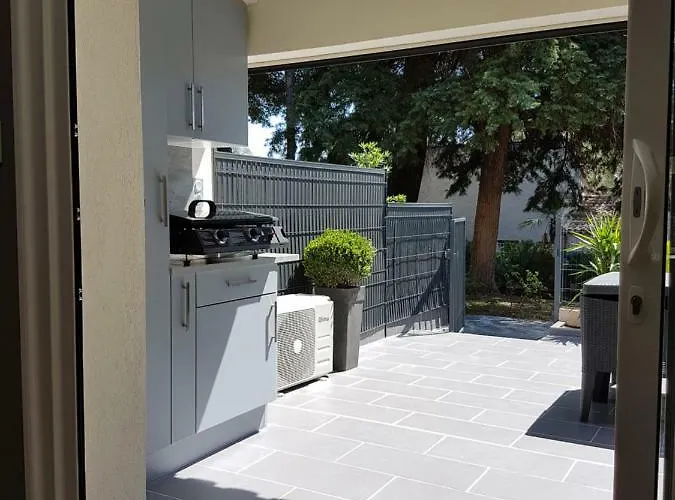 شقة Andrea D2 Proximite Avec Terrasse Et Parking ليه ليكيه